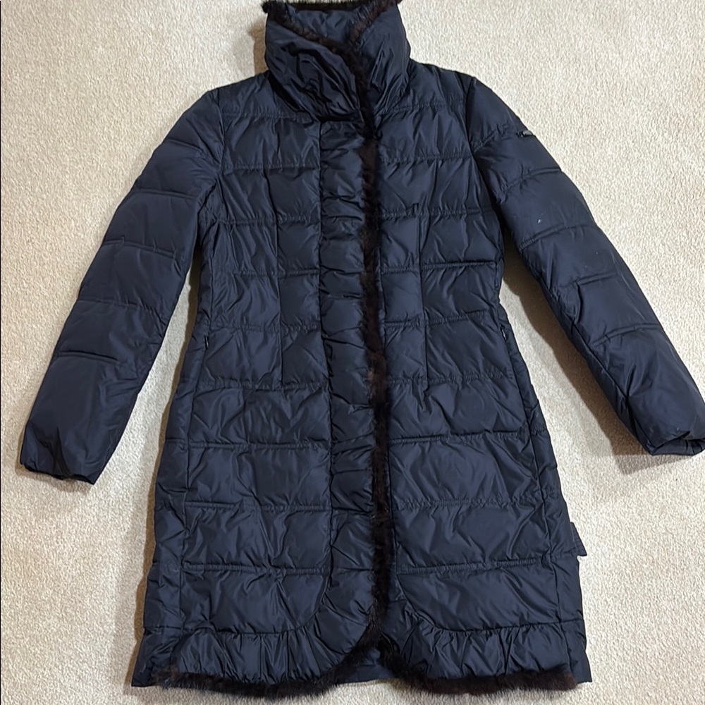 Elegant Women's Black Puffer Coat